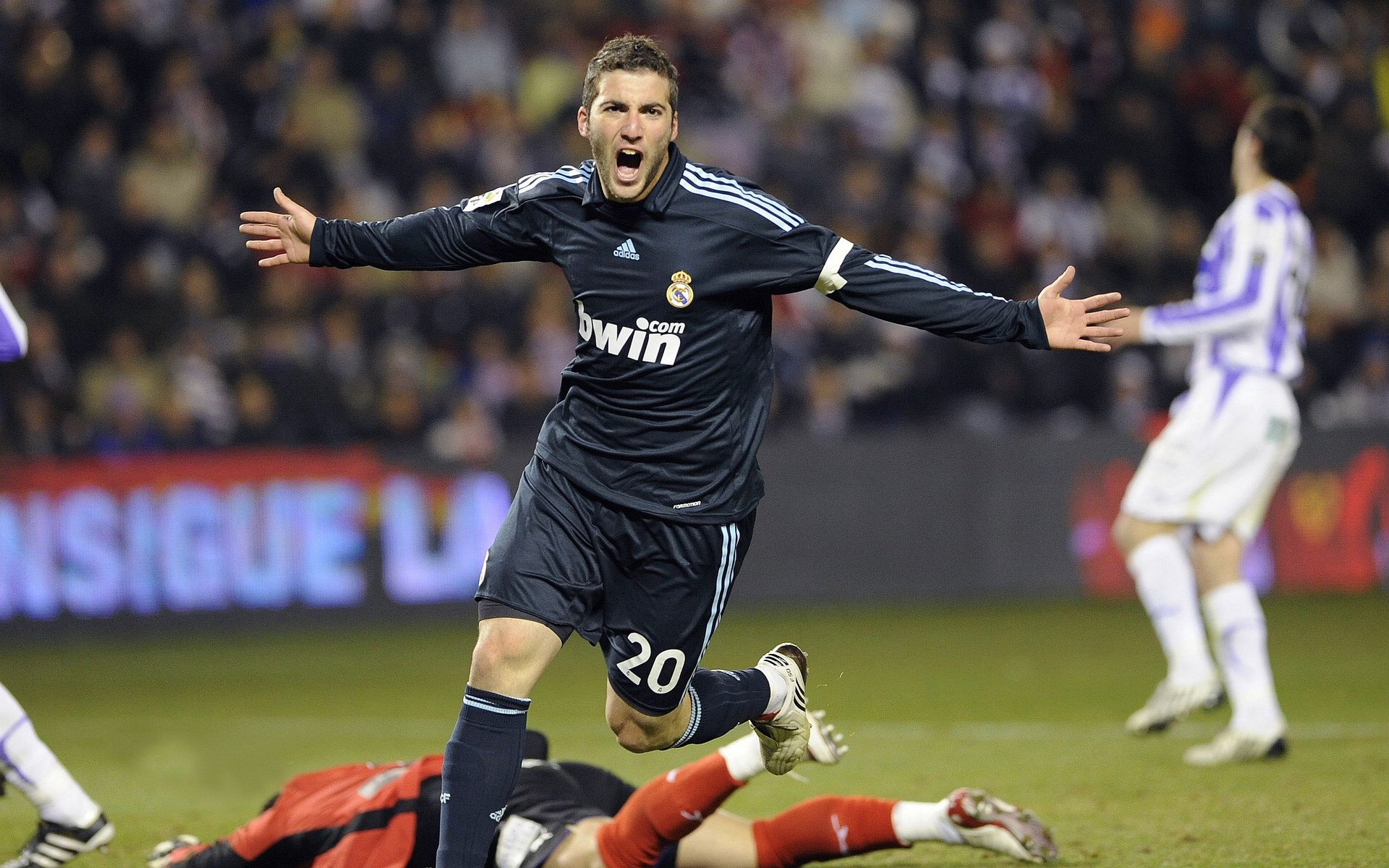 强强碰撞！欧洲豪门之间的较量即将开始，欧洲豪门转会官宣一览